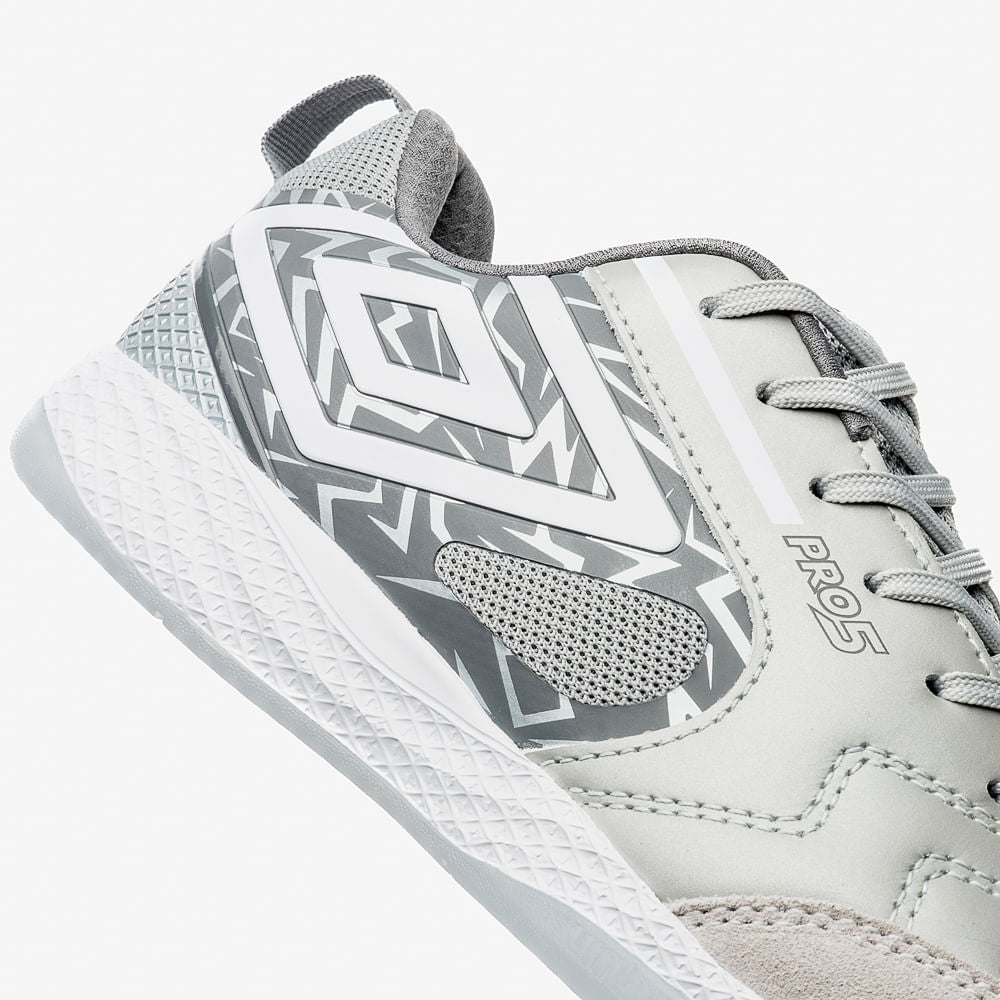 Chuteira Futsal Umbro Pro 5 Tool Box Bump